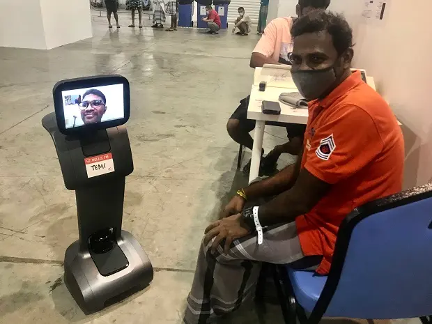 quarantine-patient-communicates-with-family-using-robot.44443303.webp