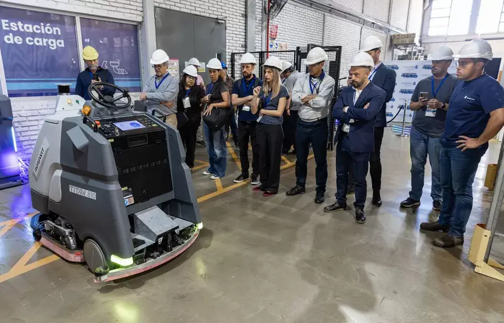 Titan 810 Powerbot Ph (1).webp